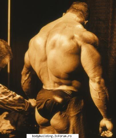 Dorian Yates "The Shadow" - A avut bicepsu rupt,dar cu toate astea a - culturisti celebri